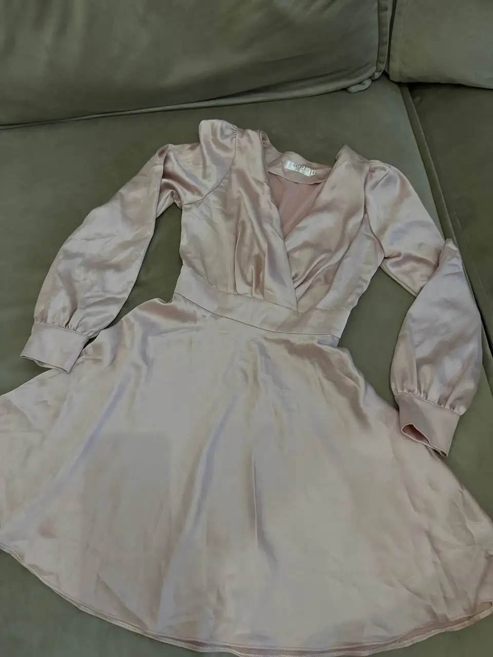 Шёлковое платье 42 размера - Платья (Одежда) в Москва