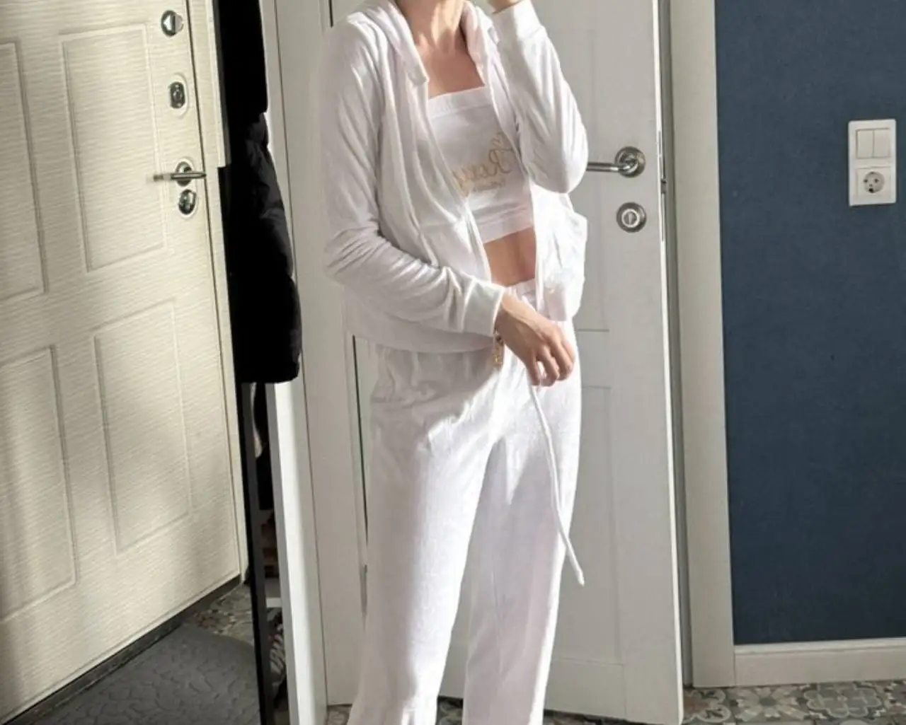 Велюровый костюм тройка размер S - Костюмы (Одежда) в Москва