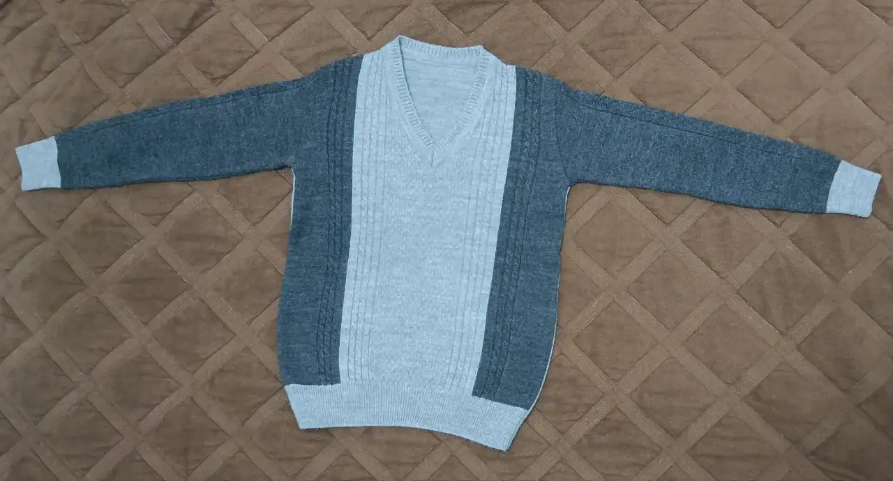 Свитер серый на 5-6 лет - Детская одежда (Одежда) в Москва