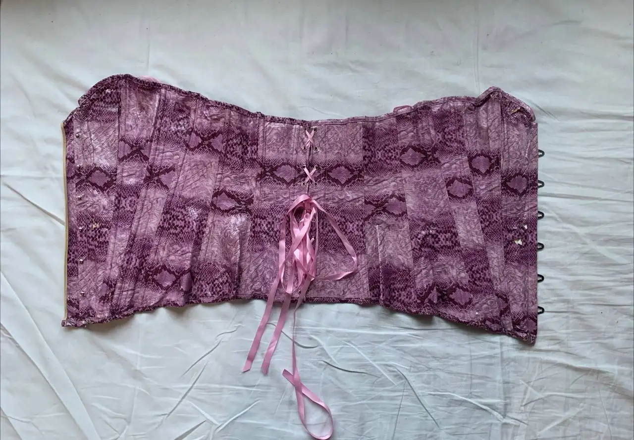 Корсет с принтом змеи размер XL - Корсеты (Одежда) в Москва