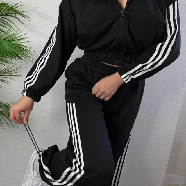 Теплый спортивный костюм с лампасами - Кофты в Москва