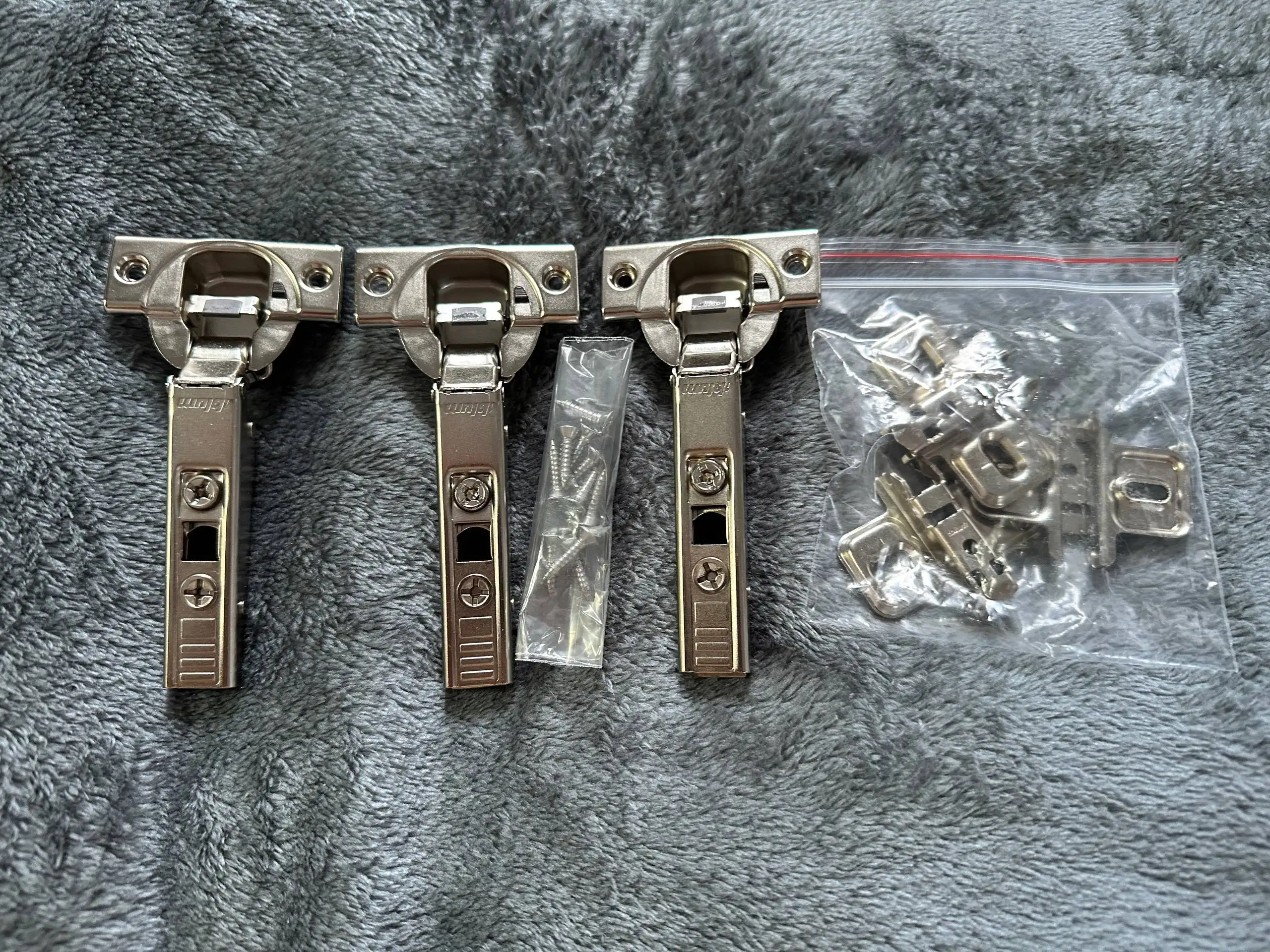 Петли накладные с доводчиком Blum 71B3550 - Барахолка в Москва