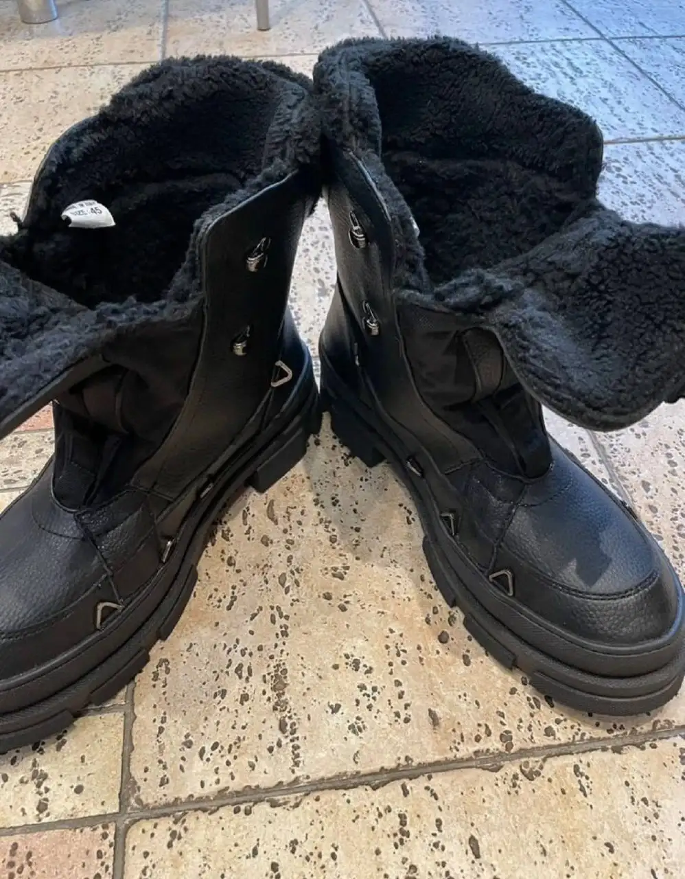 Зимние ботинки Dsquared 2 с укрепленными вставками - Обувь (Одежда) в Москва