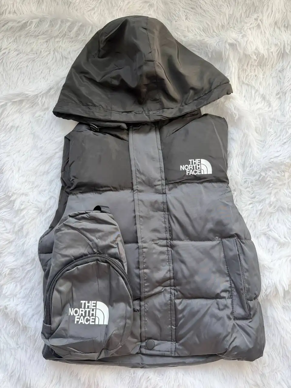 Жилетки North Face разных размеров - Верхняя одежда (Одежда) в Москва