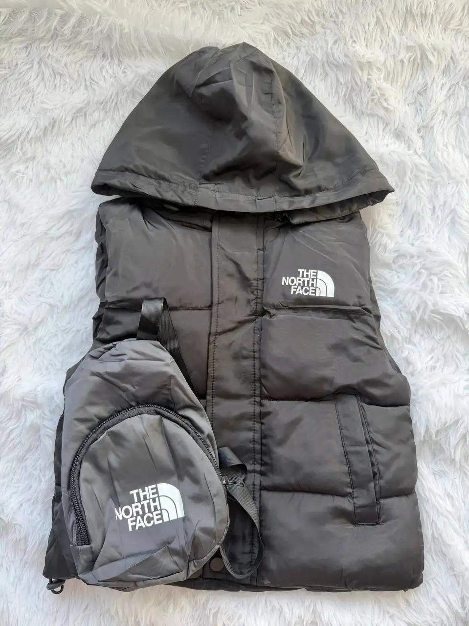 Жилетки North Face разных размеров - Верхняя одежда (Одежда) в Москва