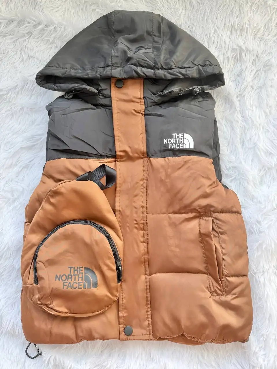 Жилетки North Face разных размеров - Верхняя одежда (Одежда) в Москва