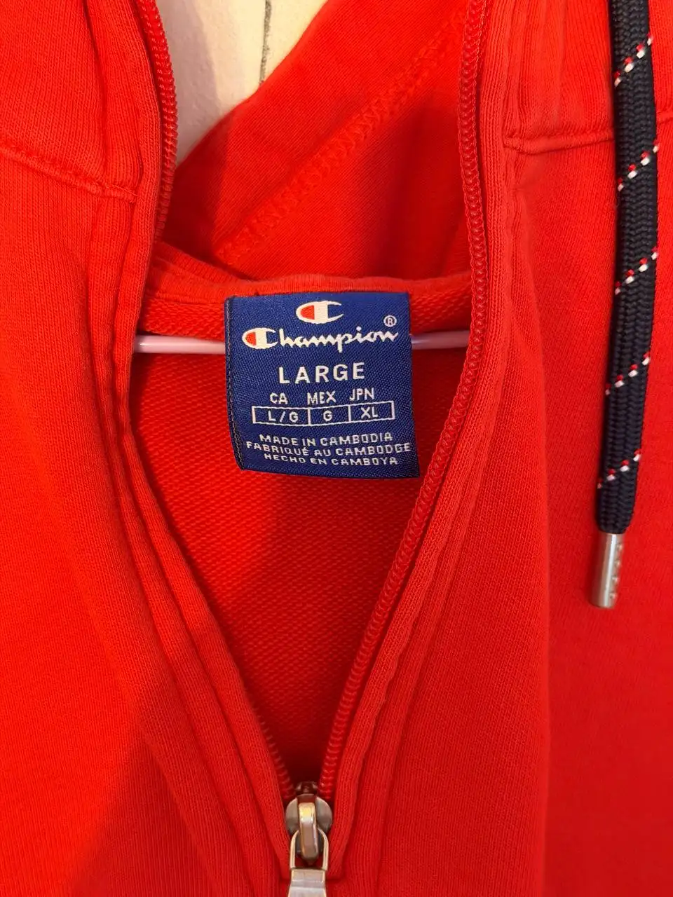 Худи Champion красного цвета размер L/XL - Худи/толстовки (Одежда) в Москва