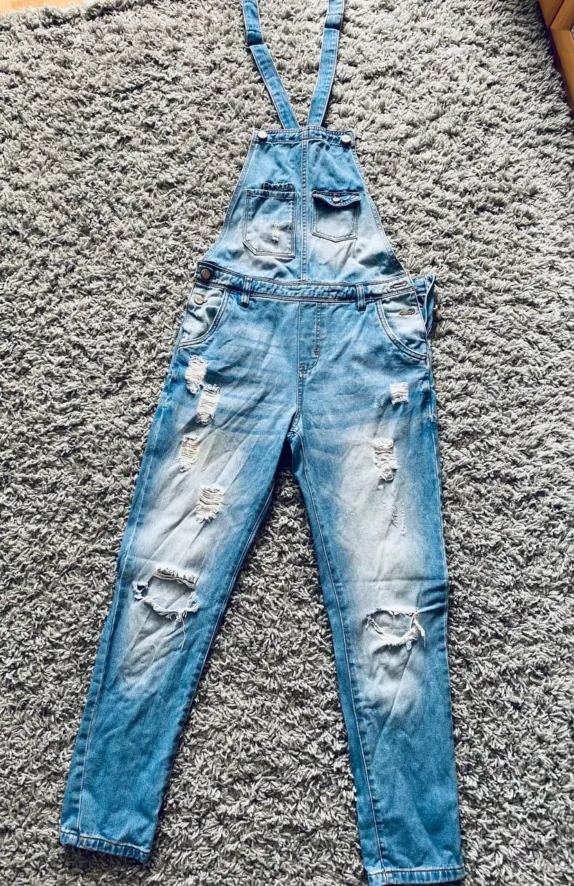 Джинсовый комбинезон 42-44 - Комбинезоны (Одежда) в Москва