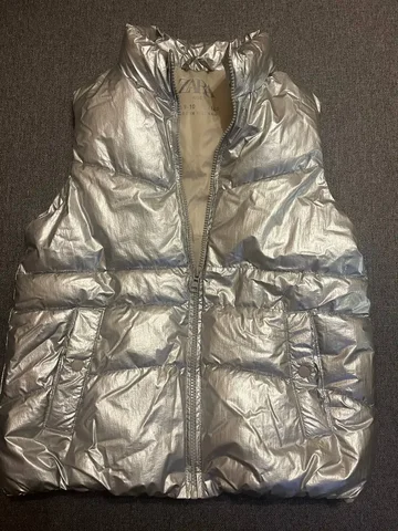 Утепленная жилетка Zara для детей 9-10 лет - Одежда в Москва