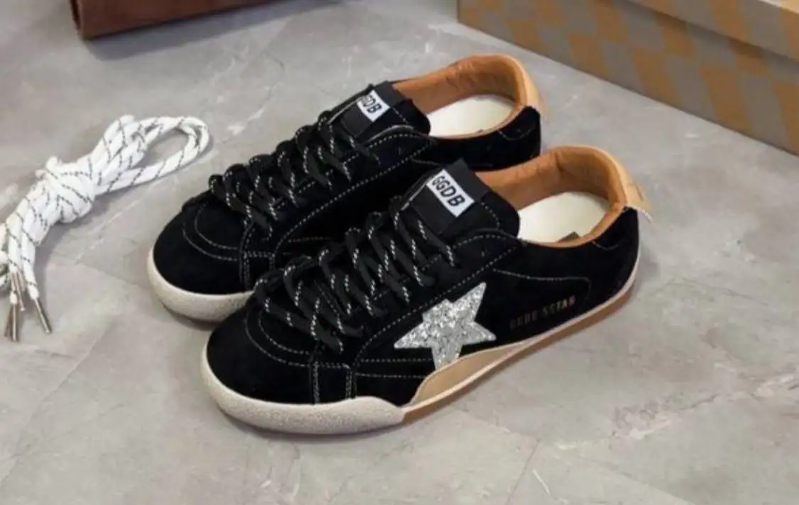 Продам гитару и акустическую систему - Музыкальные инструменты (Барахолка) в Москва