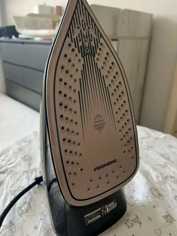 Продажа нового утюга с коробкой - Бытовая техника (Барахолка) в Москва