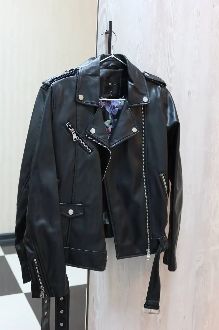 Продам вещи 42-44 размера - Верхняя одежда (Одежда) в Москва