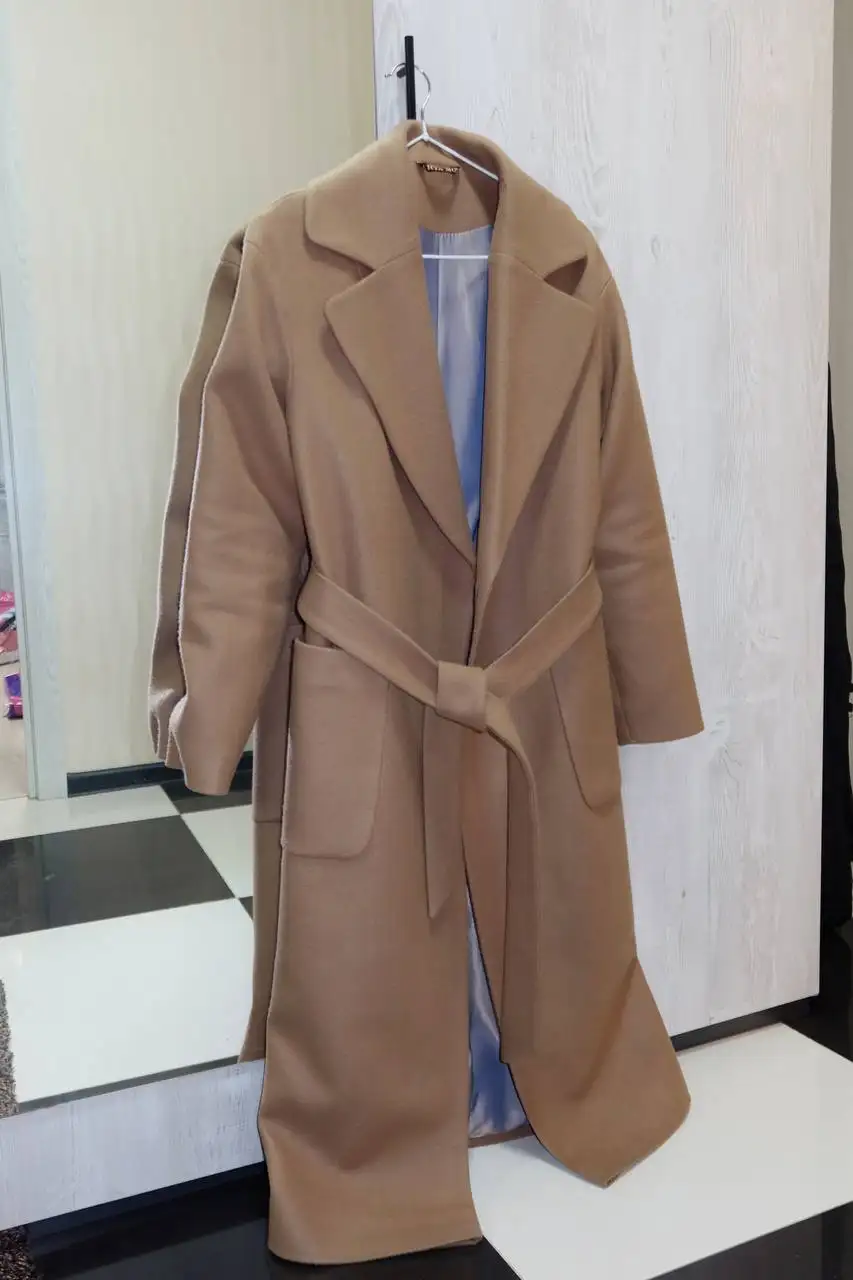 Продам вещи 42-44 размера - Верхняя одежда (Одежда) в Москва