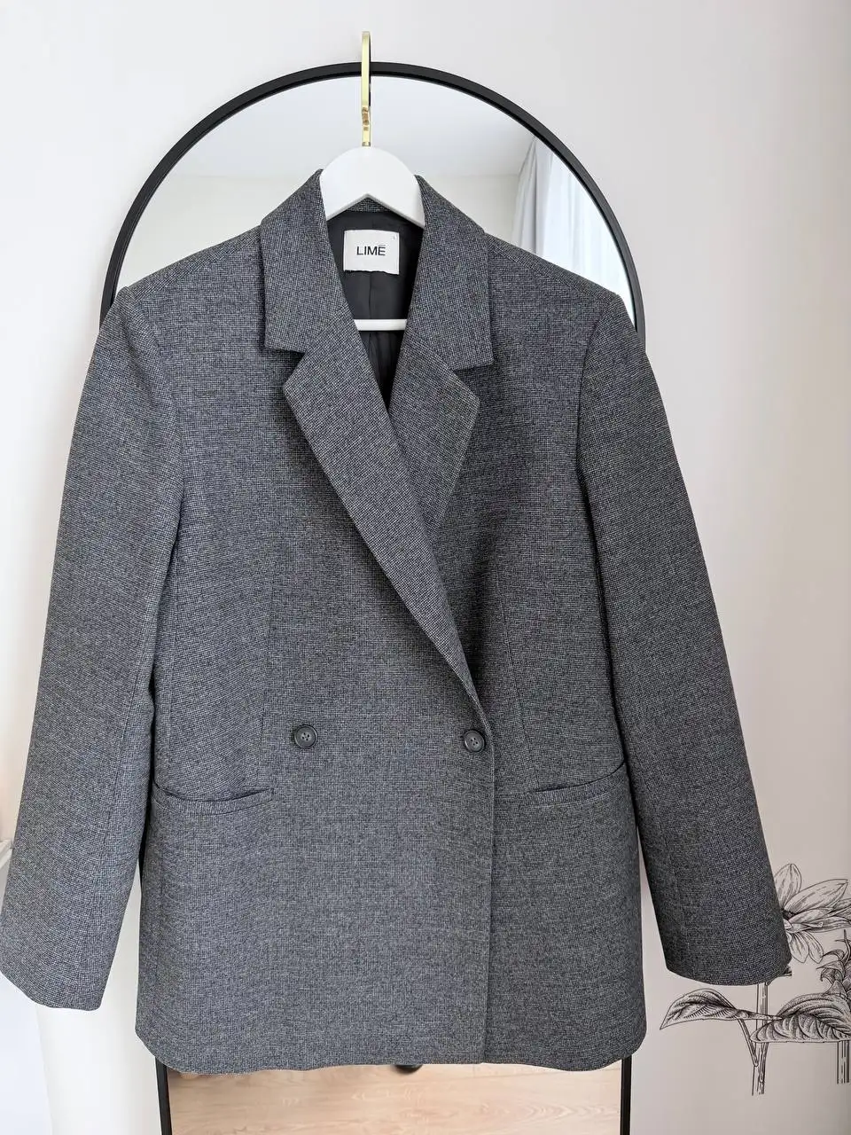 Продажа брючного костюма, кофточки, ботинок и корсета - Женская одежда (Одежда) в Москва