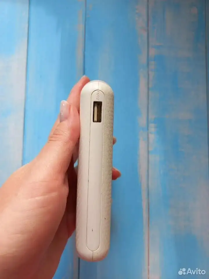 Продажа б/у внешнего аккумулятора BURO RC-7500A-W - Аксессуары для электроники (Электроника) в Красноуфимск