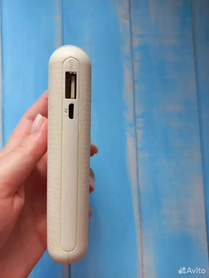 Продажа б/у внешнего аккумулятора BURO RC-7500A-W - Аксессуары для электроники (Электроника) в Красноуфимск