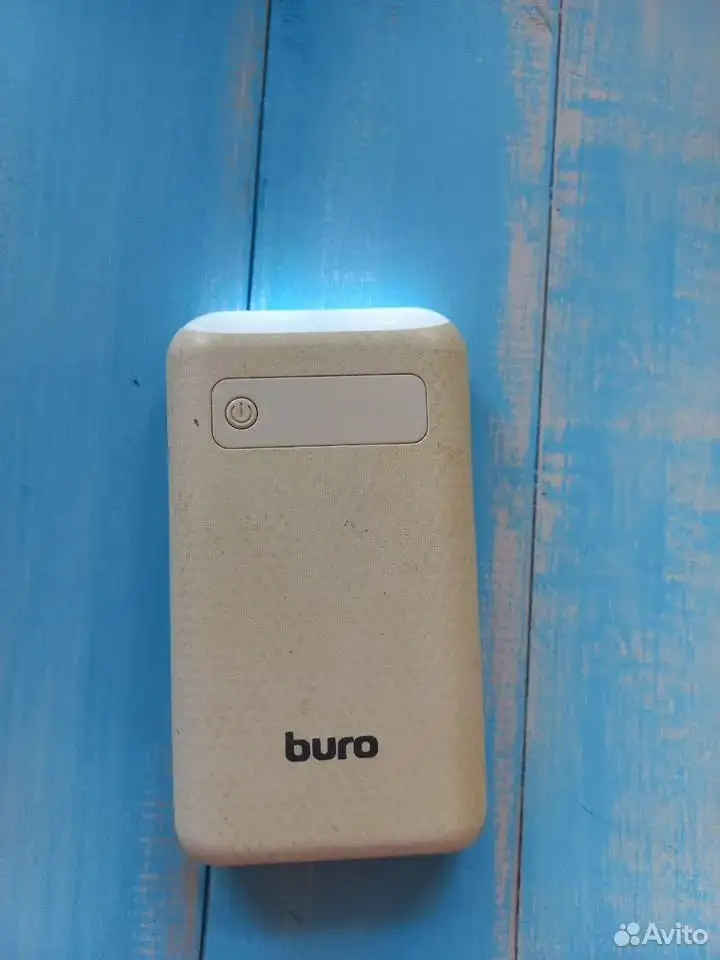 Продажа б/у внешнего аккумулятора BURO RC-7500A-W - Аксессуары для электроники (Электроника) в Красноуфимск