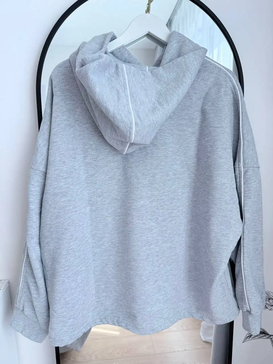 Продажа брендовой одежды: джинсы, толстовка, свитер, кардиган - Одежда в Москва