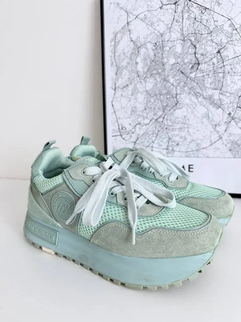 Продажа кроссовок Liu Jo, New Balance, Nike разных размеров - Школьная одежда в Москва