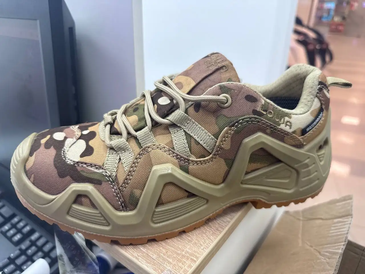 Зелёные и хаки новые - Одежда в Москва