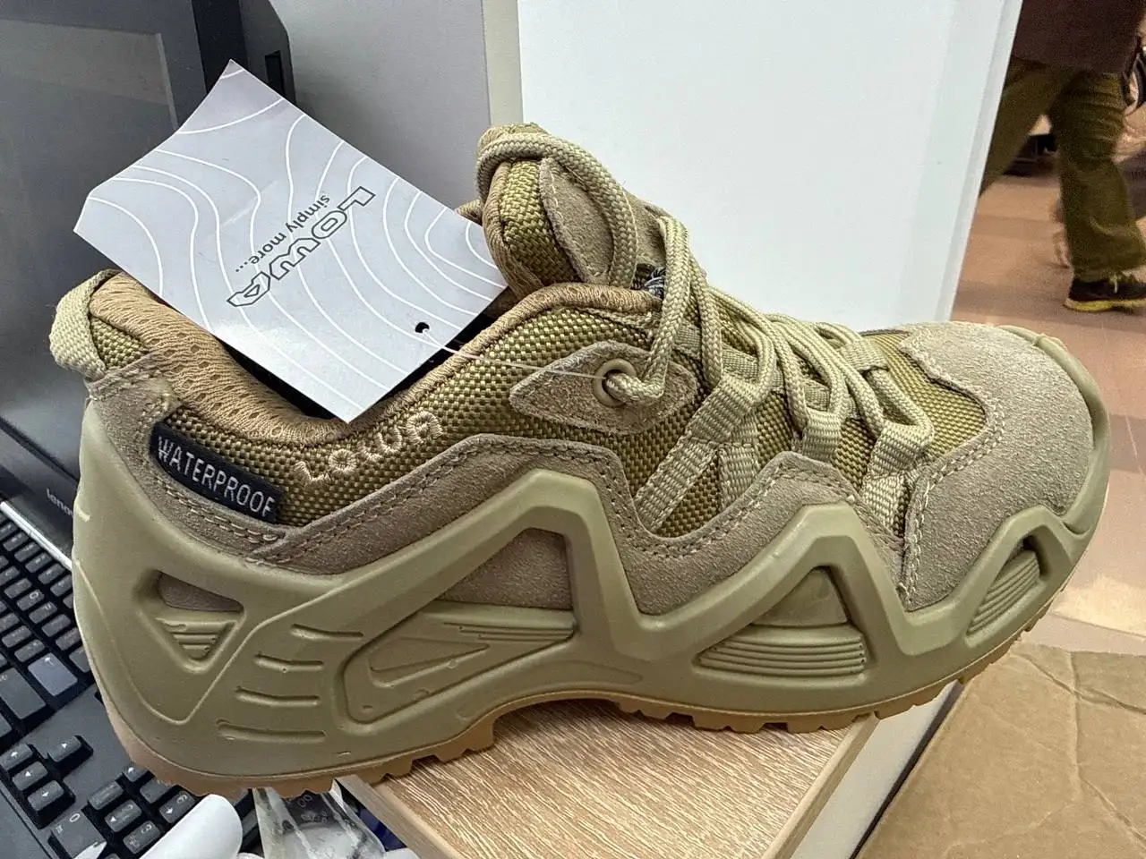 Зелёные и хаки новые - Одежда в Москва