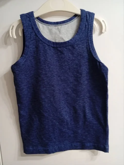 Детская майка на 5-6 лет в состоянии новой - Развивающие игрушки в Москва