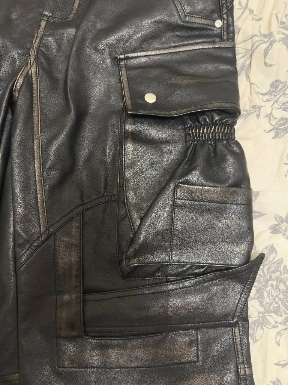 Брюки из экокожи черного цвета размер 48 - Брюки (Одежда) в Москва