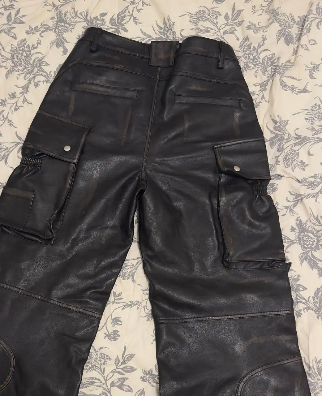 Брюки из экокожи черного цвета размер 48 - Брюки (Одежда) в Москва