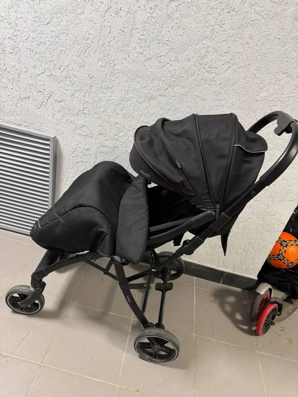 Коляска прогулка складывающаяся книжкой - Коляски (Товары для детей) в Москва