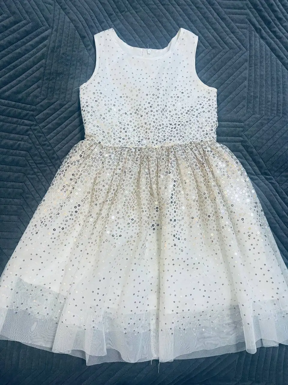 Платье с блестками молочного цвета 122 размер - Женская одежда (Одежда) в Москва