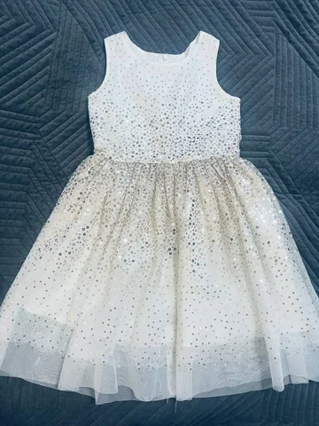 Платье с блестками молочного цвета 122 размер - Худи в Москва