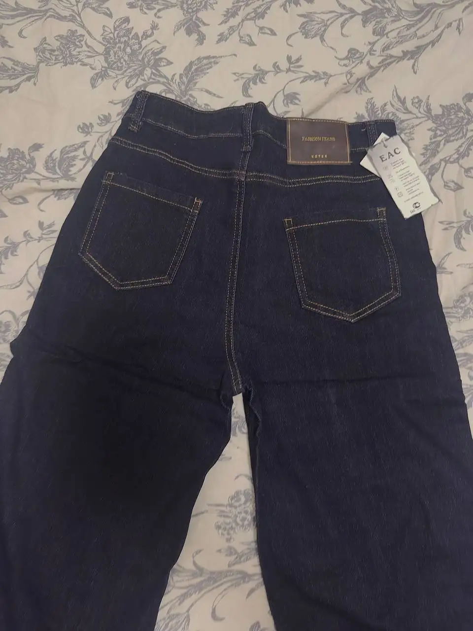 Продам новые джинсы размер 30 - Джинсы (Одежда) в Москва