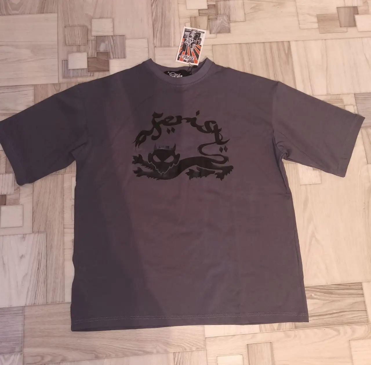 Дизайнерские вещи Tommy Sinny: футболки, штаны, шапка, пуховик - Одежда в Москва