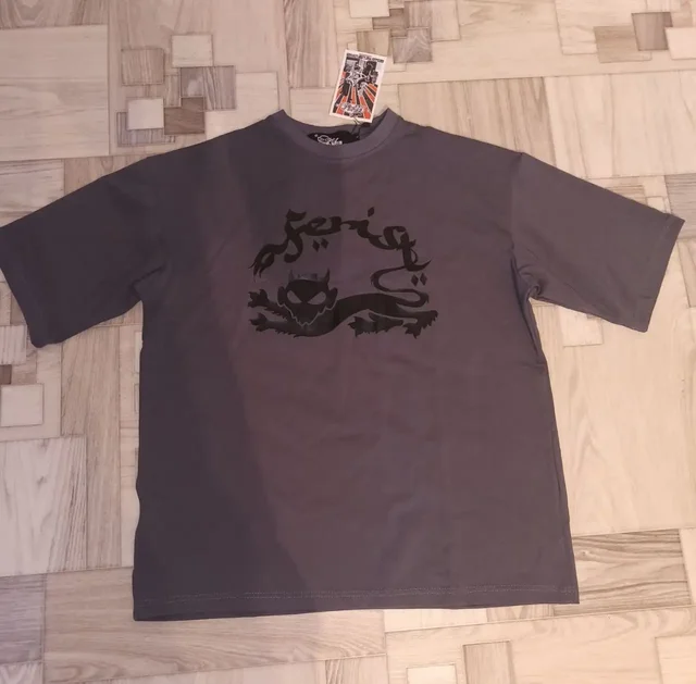 Дизайнерские вещи Tommy Sinny: футболки, штаны, шапка, пуховик - Худи в Москва