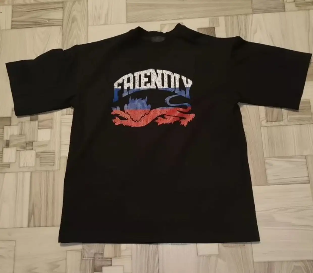 Дизайнерские вещи Tommy Sinny: футболки, штаны, шапка, пуховик - Одежда в Москва