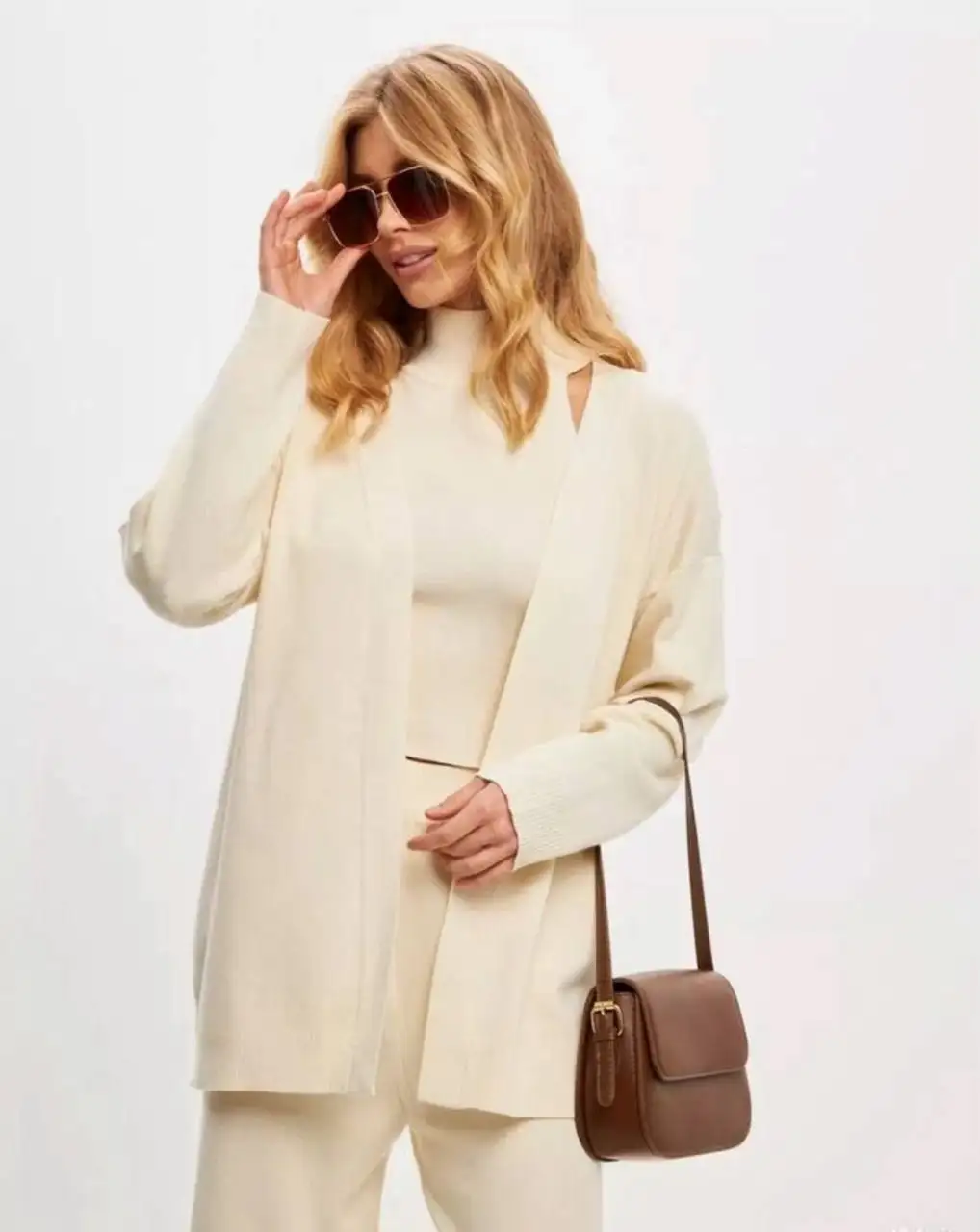 Женский вязаный костюм тройка 42 размер - Костюмы (Одежда) в Москва