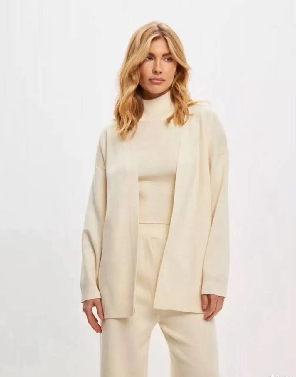 Женский вязаный костюм тройка 42 размер - Костюмы (Одежда) в Москва