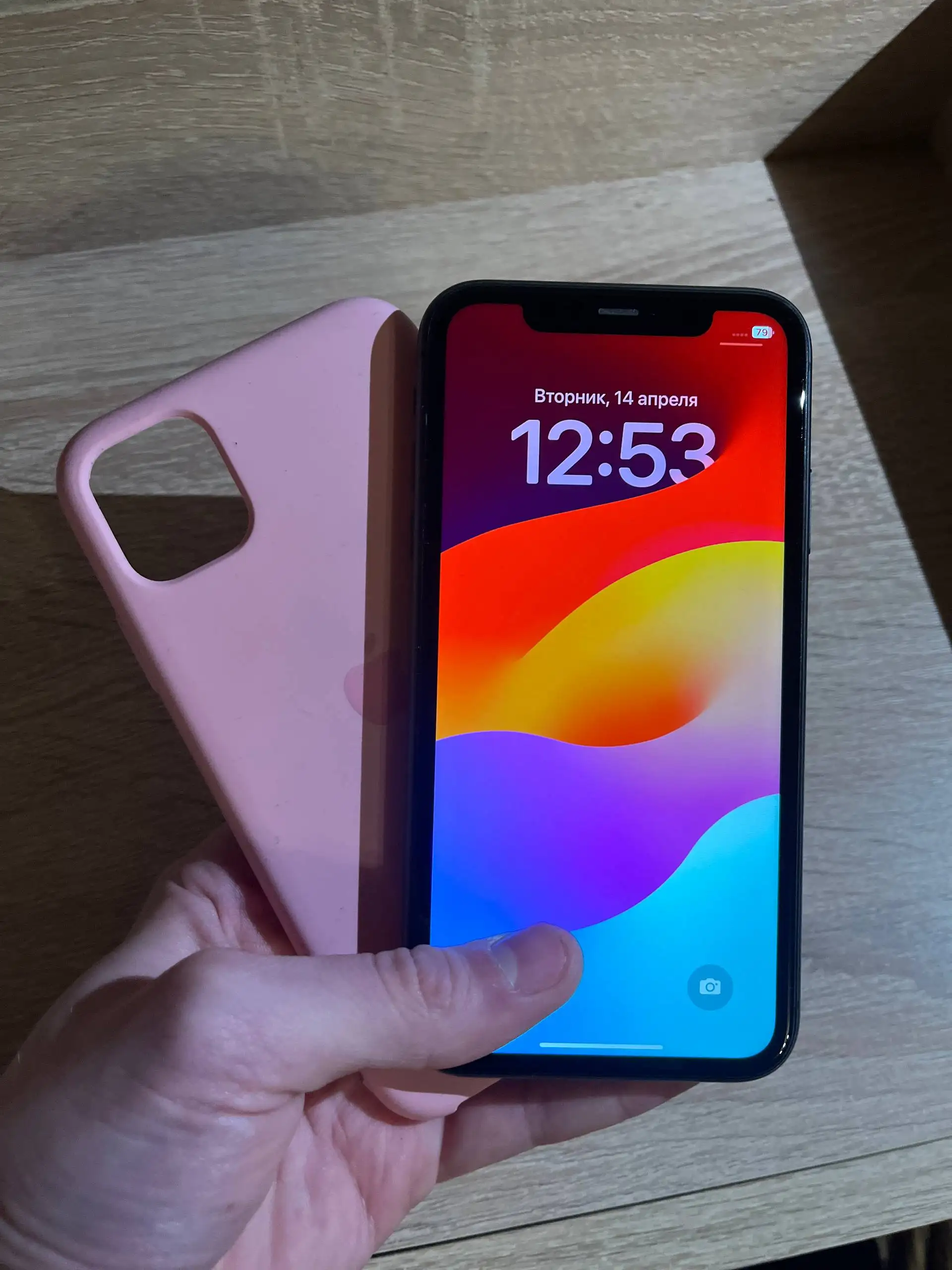 Продажа двух б/у телефонов iPhone 13 и iPhone 11 - Телефоны (Электроника) в Москва