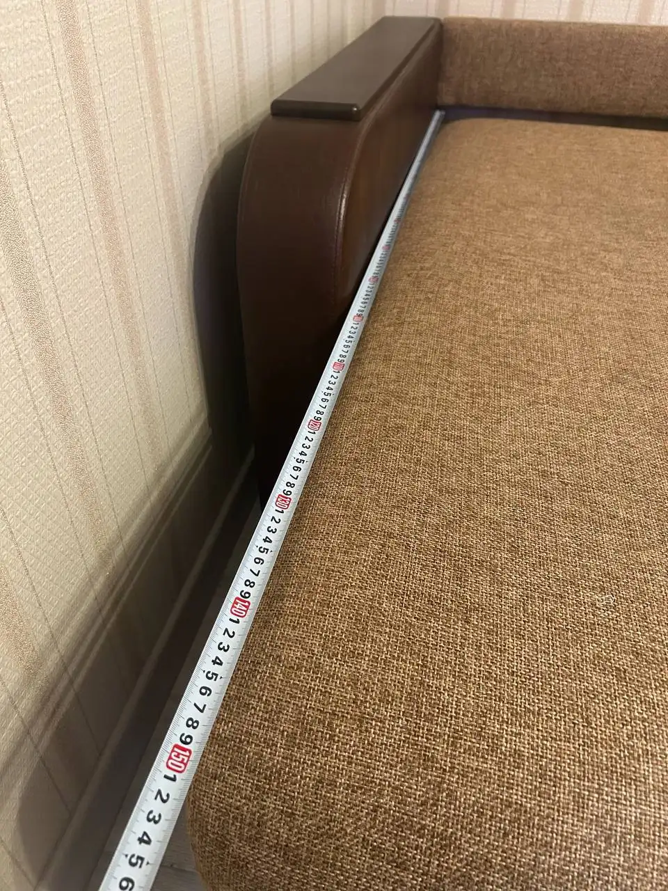 Угловой диван в хорошем состоянии - Мебель (Барахолка) в Москва