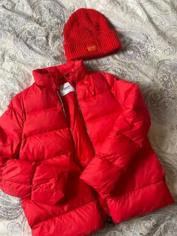 Куртка Blugirl и шапка H&M - Головные уборы в Москва