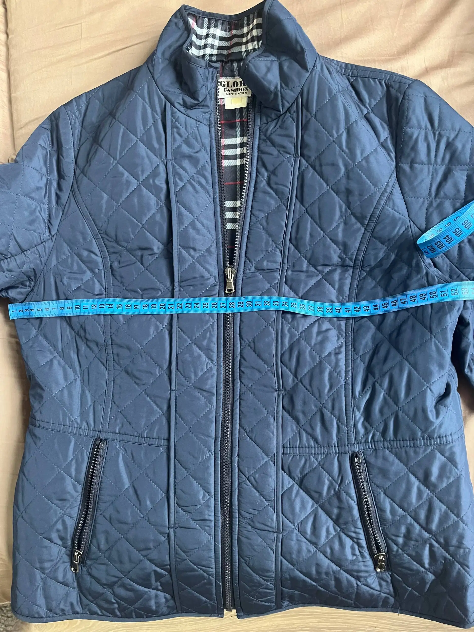 Продажа женской куртки - Одежда в Москва