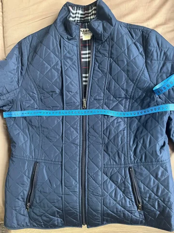 Продажа женской куртки - Женская одежда и аксессуары в Москва