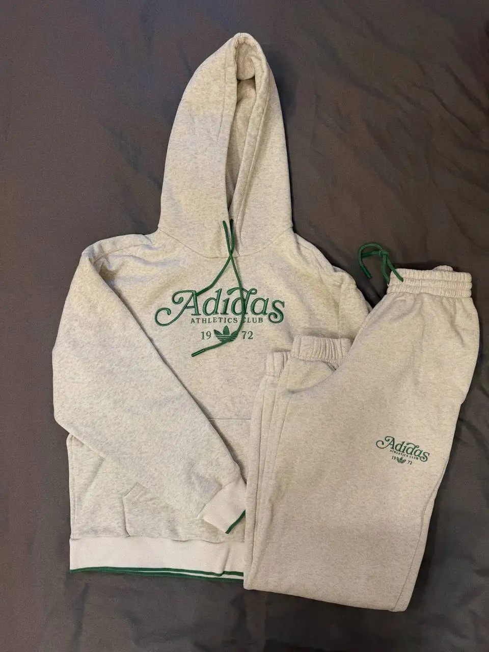 Продажа спортивного комплекта adidas originals - Спортивная одежда (Одежда) в Москва