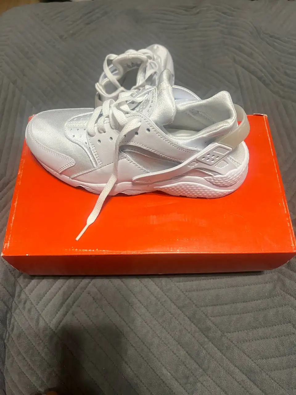 Новые кроссовки Nike Air Huarache белого цвета размер 38 - Обувь (Одежда) в Москва