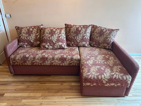 Отдам диван бесплатно - Садовый инструмент в Москва