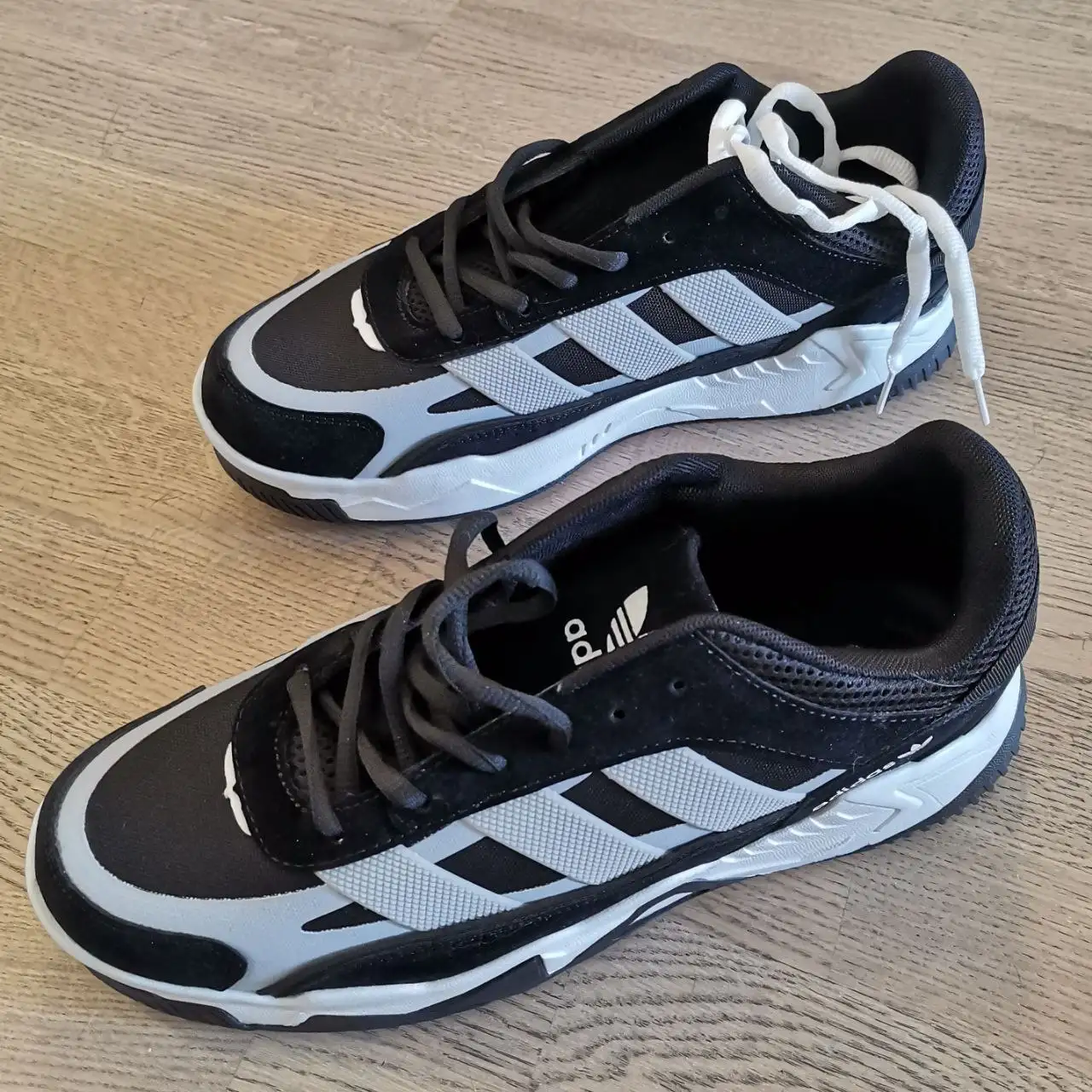 Продажа новых кроссовок New Balance, Adidas, Nike - Обувь (Одежда) в Москва