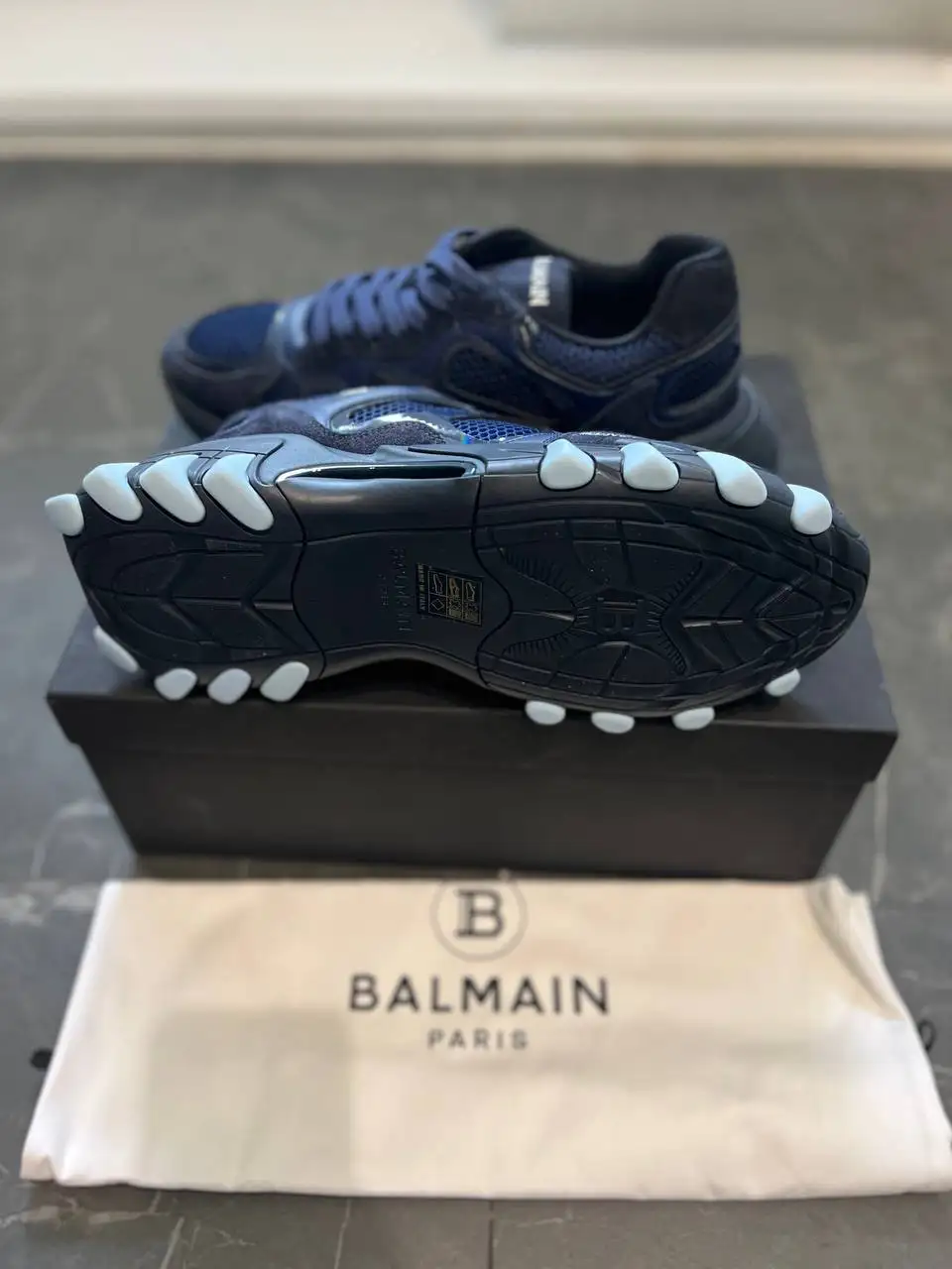 Продаю оригинальные кроссовки Balmain, размер 44 - Обувь (Одежда) в Москва