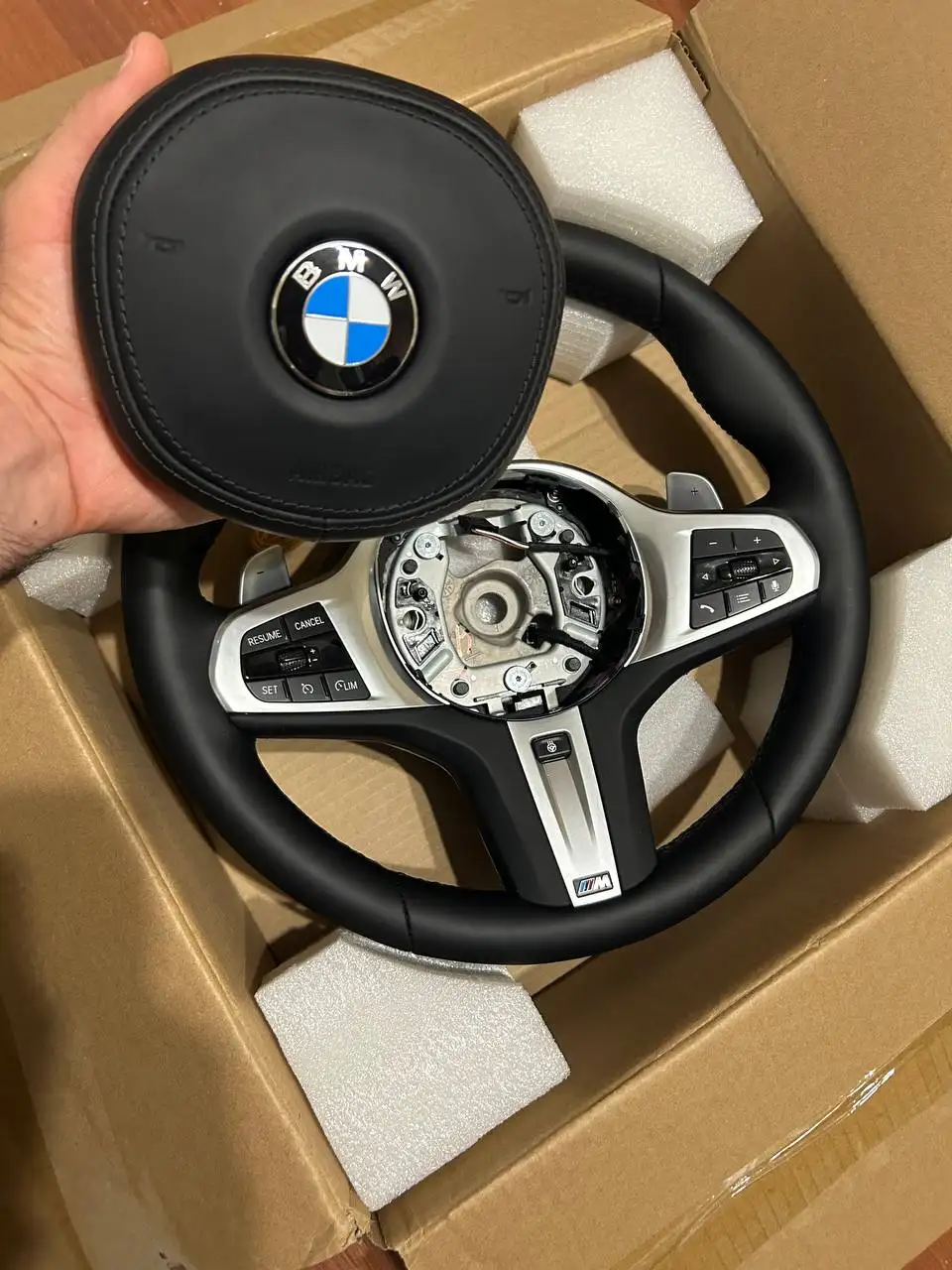 Продам руль BMW G20/G30 - Запчасти для иномарок (Авто) в Москва