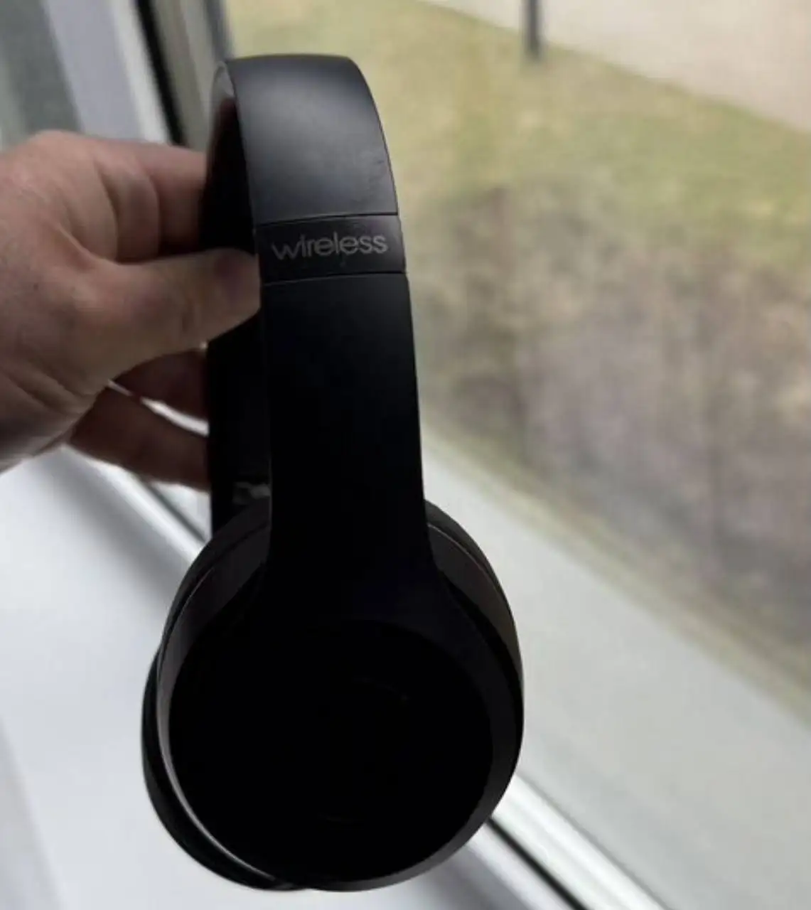 Наушники Beats Solo 3 Wireless (нерабочие) - Электроника в Москва