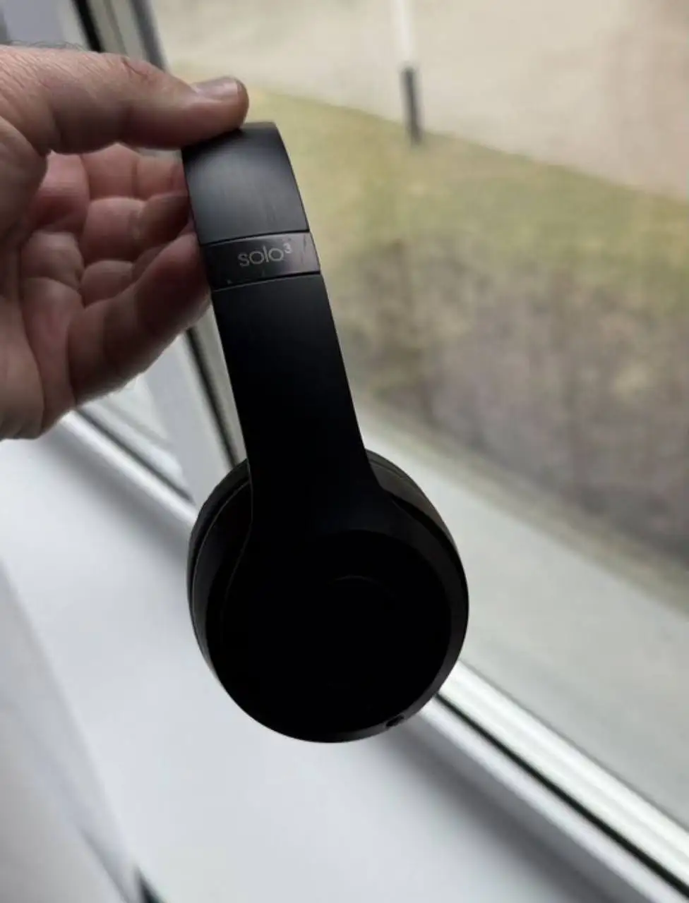 Наушники Beats Solo 3 Wireless (нерабочие) - Электроника в Москва